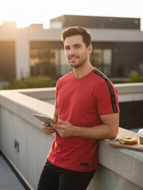 Hollister California Red Men's Sz M Short Sleeve Tee Black Logo Stripe #66N